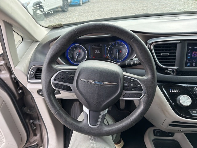 Thumbnail: 2018 Chrysler Pacifica - 21