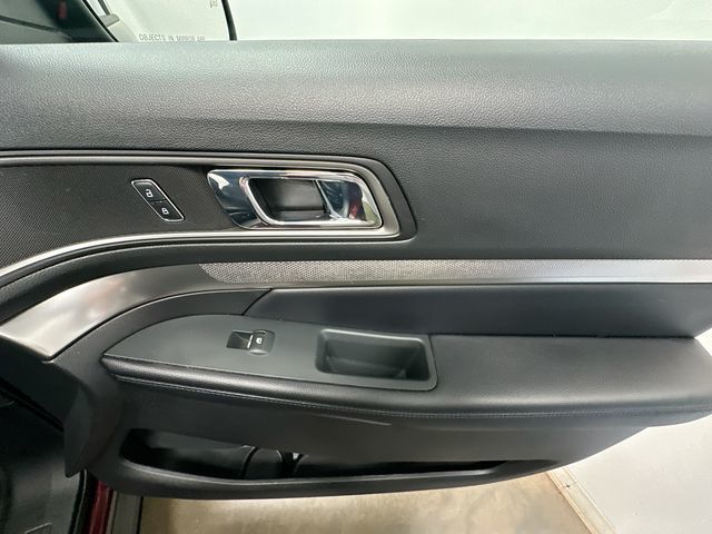 Thumbnail: 2018 Ford Explorer - 24