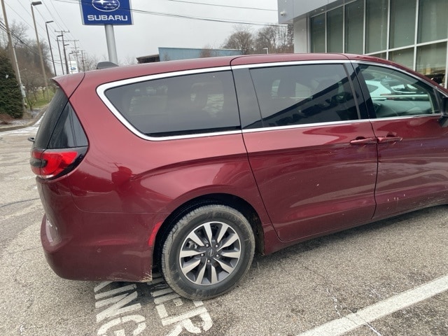 Thumbnail: 2023 Chrysler Pacifica - 11