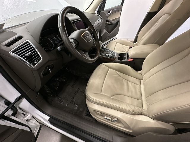 Thumbnail: 2016 Audi Q5 - 16