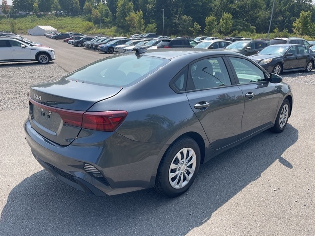 Thumbnail: 2022 Kia Forte - 6