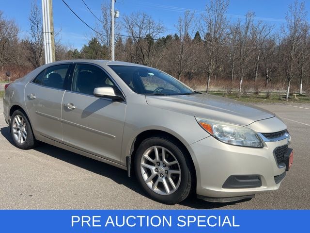 Thumbnail: 2015 Chevrolet Malibu - 3
