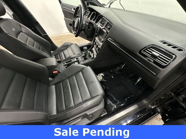 Thumbnail: 2017 Volkswagen Golf - 21