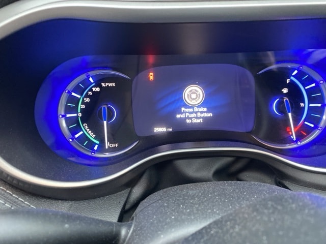 Thumbnail: 2023 Chrysler Pacifica - 17