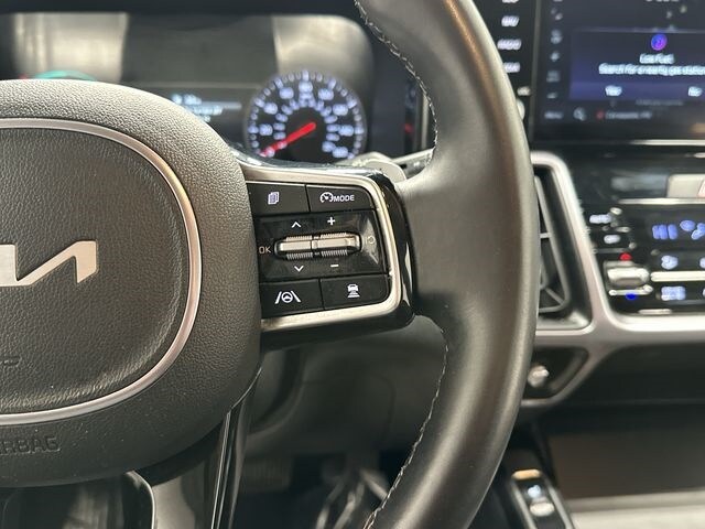 Thumbnail: 2023 Kia Sorento - 9