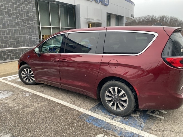 Thumbnail: 2023 Chrysler Pacifica - 7