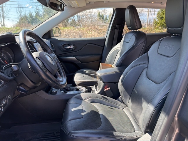 Thumbnail: 2019 Jeep Cherokee - 19