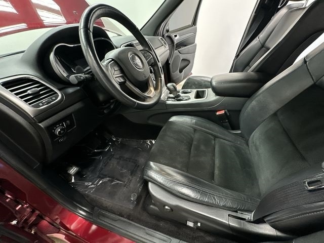 Thumbnail: 2018 Jeep Grand Cherokee - 17