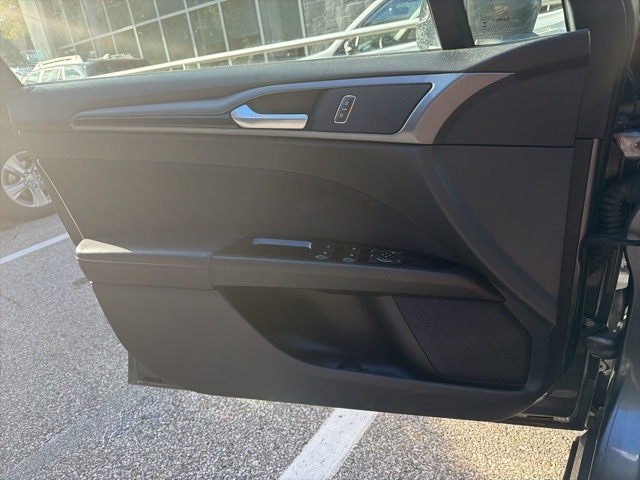 Thumbnail: 2014 Ford Fusion - 10