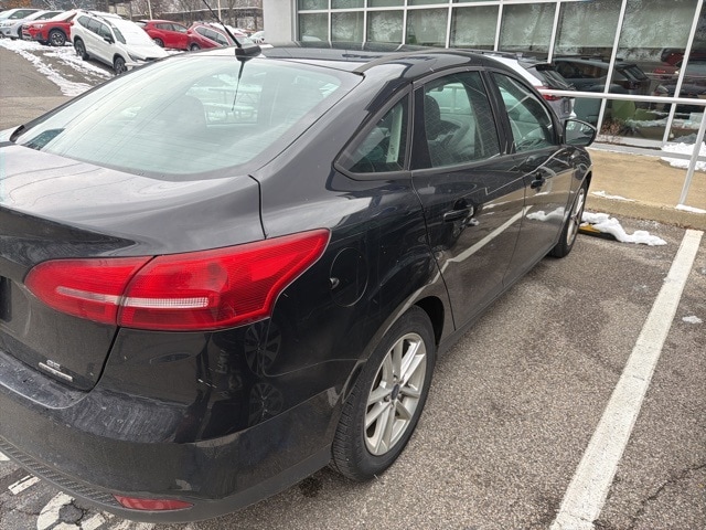 Thumbnail: 2016 Ford Focus - 8