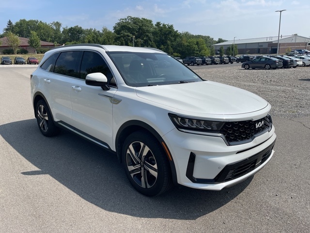 Thumbnail: 2022 Kia Sorento - 3