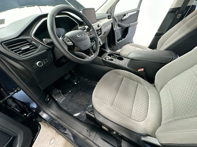 Thumbnail: 2021 Ford Escape - 15