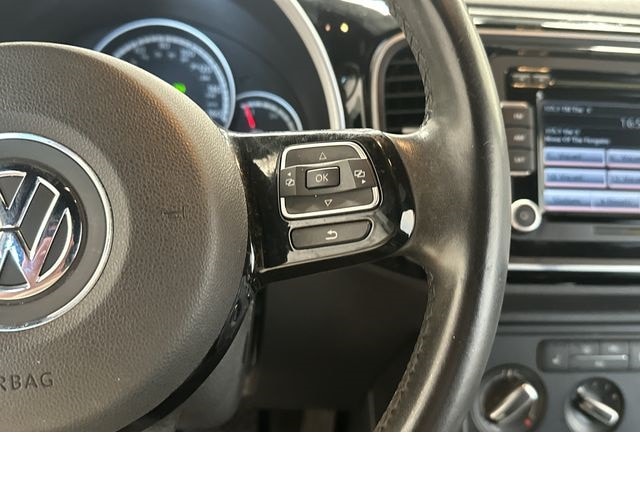 Thumbnail: 2014 Volkswagen Beetle - 9