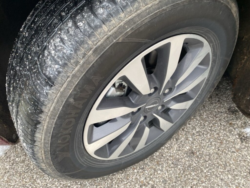 Used 2023 Chrysler Pacifica Hybrid Touring L Van Passenger Van