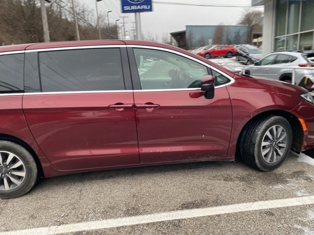 Thumbnail: 2023 Chrysler Pacifica - 12