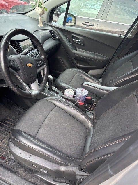 Thumbnail: 2018 Chevrolet Trax - 3