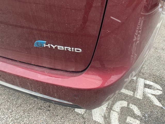 Thumbnail: 2023 Chrysler Pacifica - 9