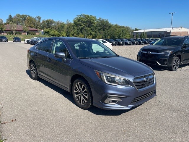 2018 Subaru Legacy Premium photo 3
