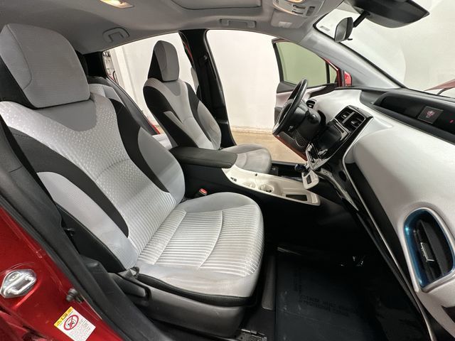 Thumbnail: 2018 Toyota Prius - 23