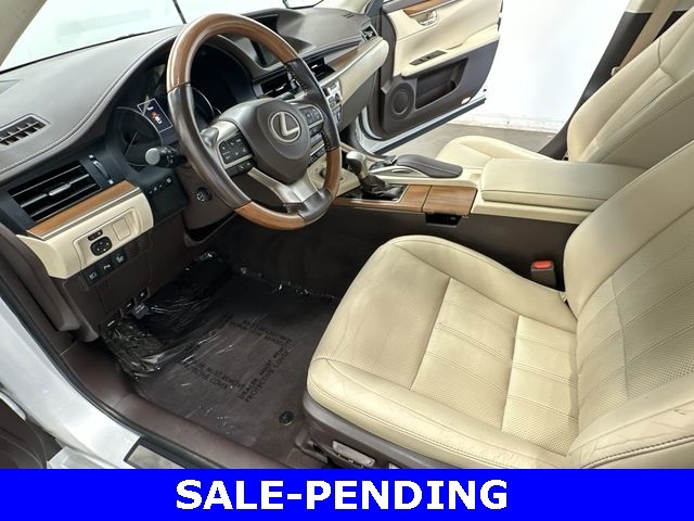 Thumbnail: 2016 Lexus ES - 18