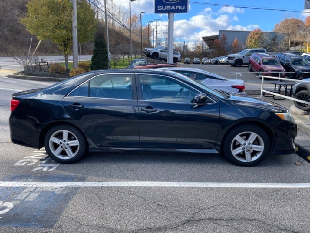 Used 2012 Toyota Camry SE Sedan