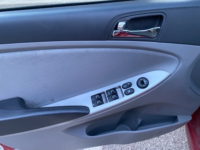 Thumbnail: 2014 Hyundai Accent - 18