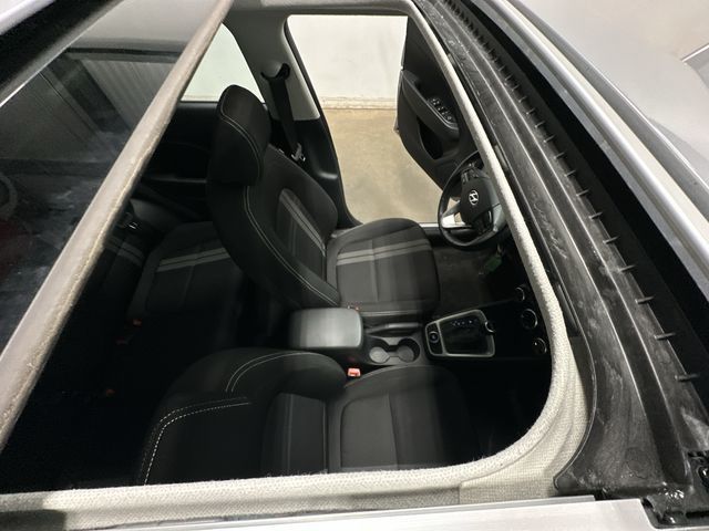 Thumbnail: 2022 Hyundai Venue - 6