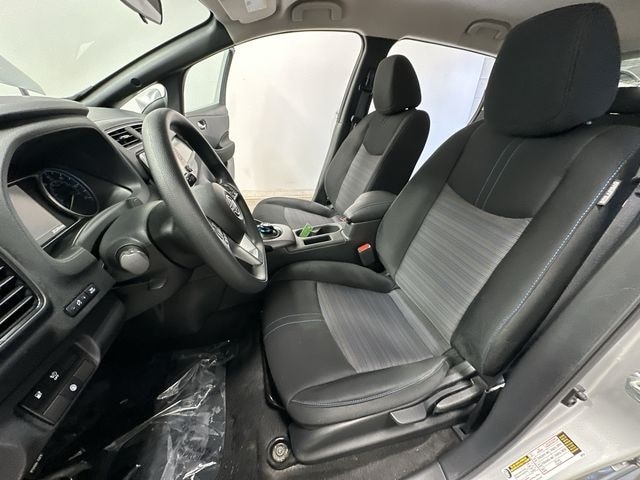 Thumbnail: 2023 Nissan Leaf - 16