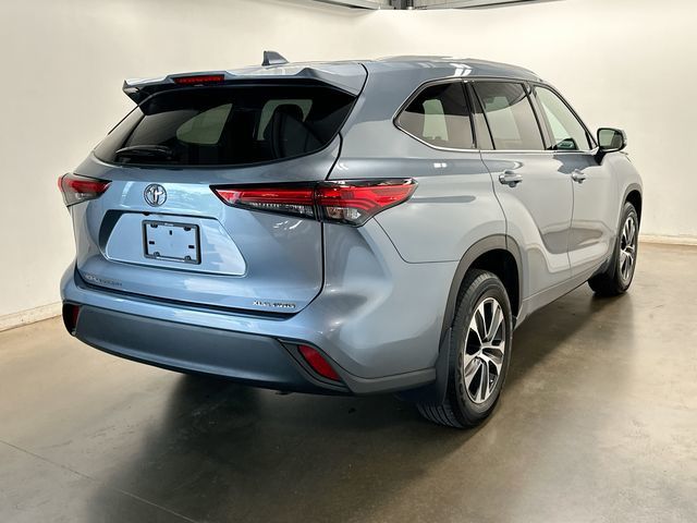 Thumbnail: 2022 Toyota Highlander - 36