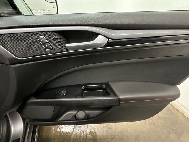 Thumbnail: 2014 Ford Fusion - 19