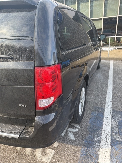 Thumbnail: 2020 Dodge Grand Caravan - 18