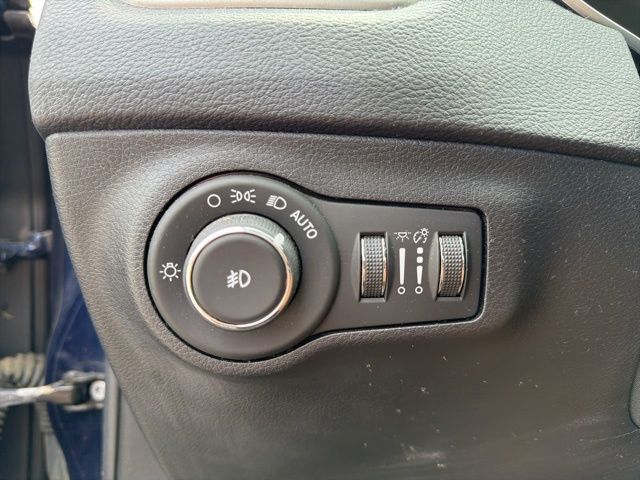 Thumbnail: 2018 Jeep Compass - 22