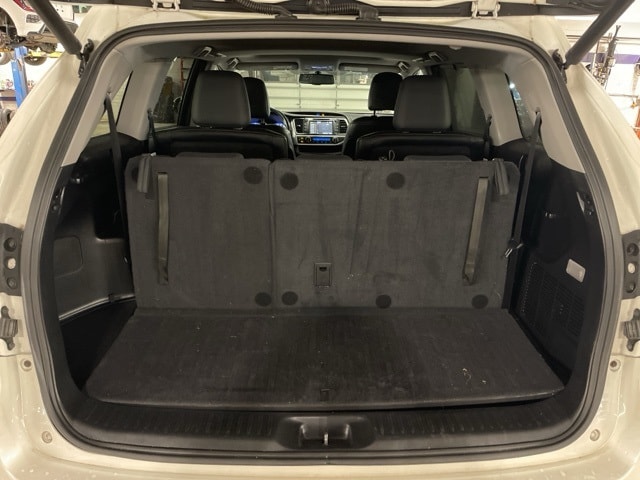 Thumbnail: 2015 Toyota Highlander - 12