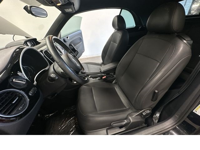 Thumbnail: 2014 Volkswagen Beetle - 14