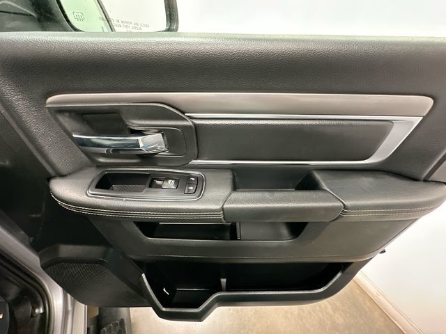 Thumbnail: 2021 RAM 1500 Classic - 24
