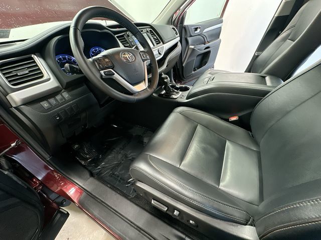 2019 Toyota Highlander XLE - Photo 17