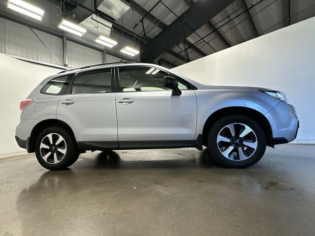 2018 Subaru Forester Base photo 3