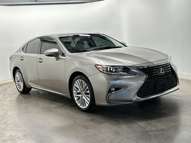 Thumbnail: 2017 Lexus ES - 33