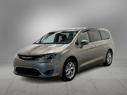 2018 Chrysler Pacifica Touring Plus Van