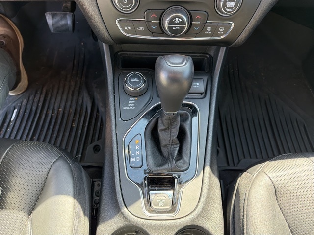 Thumbnail: 2019 Jeep Cherokee - 23