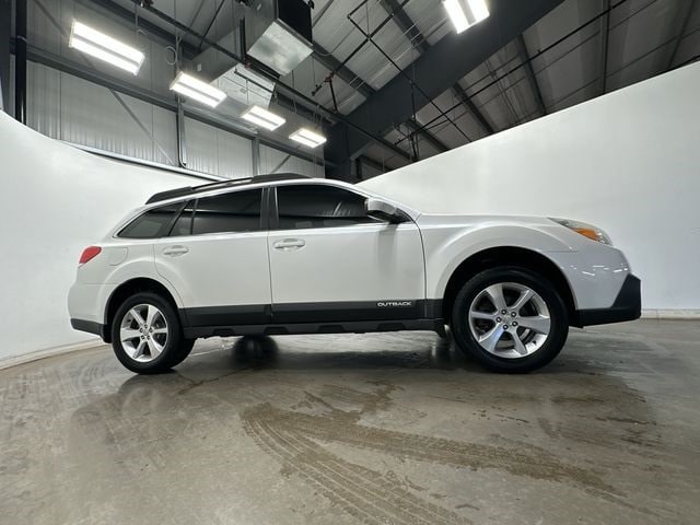 Thumbnail: 2014 Subaru Outback - 3