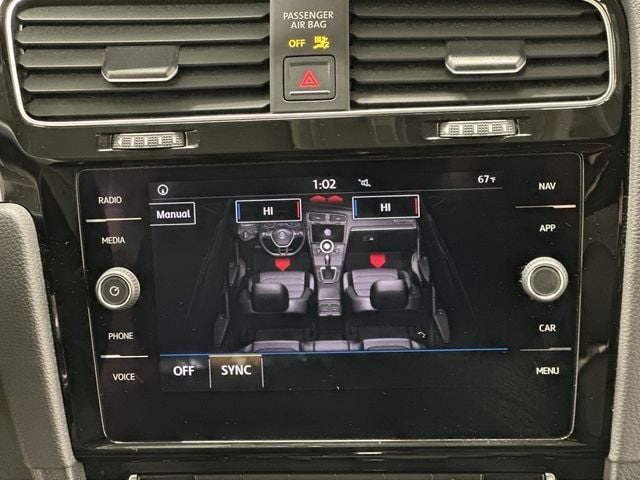 Thumbnail: 2018 Volkswagen e-Golf - 16