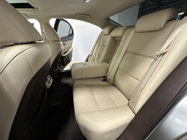 Thumbnail: 2017 Lexus ES - 21