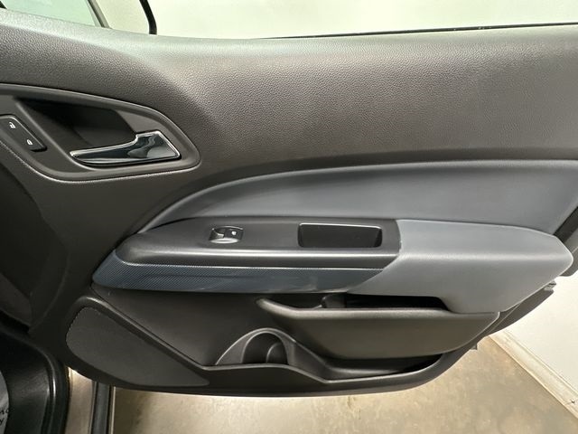 Thumbnail: 2016 Chevrolet Colorado - 21