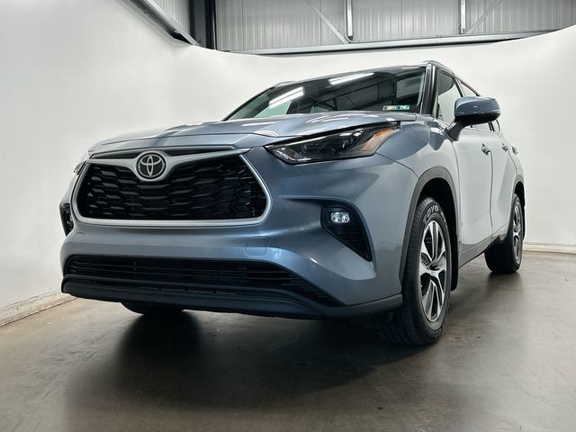Thumbnail: 2022 Toyota Highlander - 32