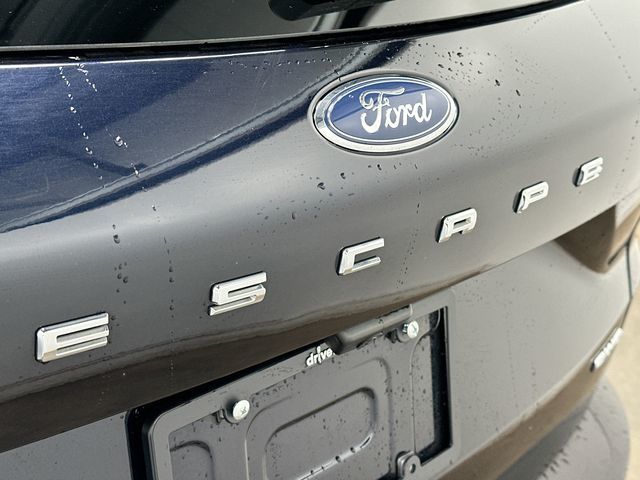 Thumbnail: 2021 Ford Escape - 26