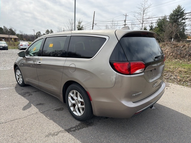 Thumbnail: 2018 Chrysler Pacifica - 14