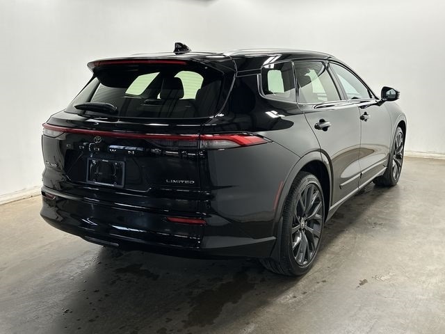 Thumbnail: 2025 Toyota Crown Signia - 30