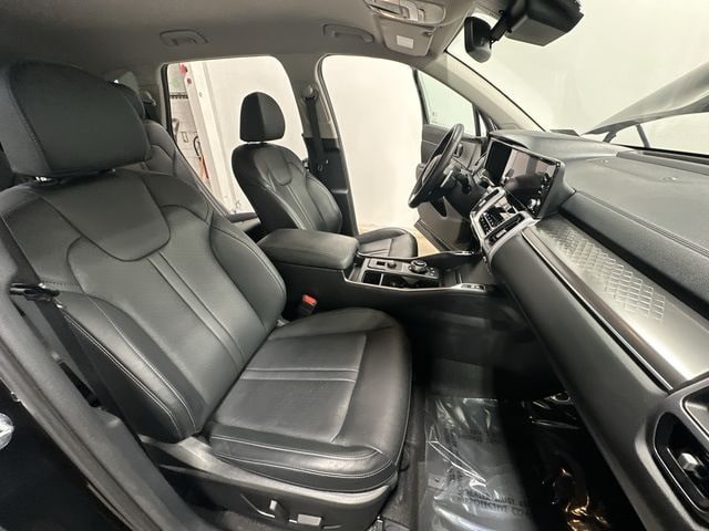 Thumbnail: 2023 Kia Sorento - 22