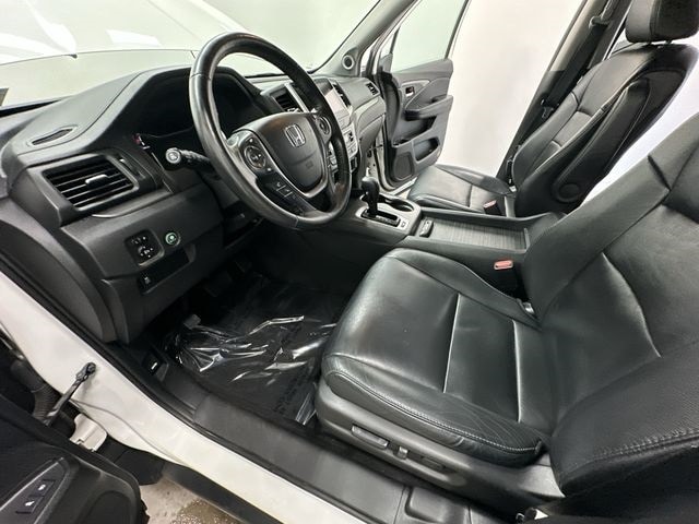 Thumbnail: 2017 Honda Pilot - 16